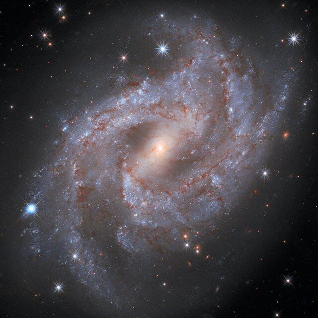  گوشه‌گیری یک ابرنواختر در یک کهکشان مارپیچی