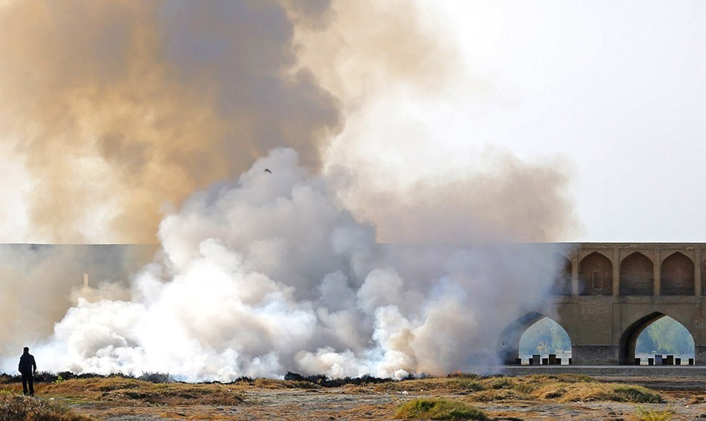 آتش سوزی در نزدیکی سی و سه پل+عکس