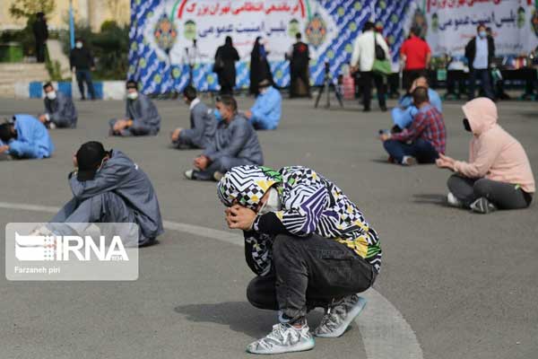 بازداشت ۱۳۱ گروه اراذل و اوباش در تهران+عکس