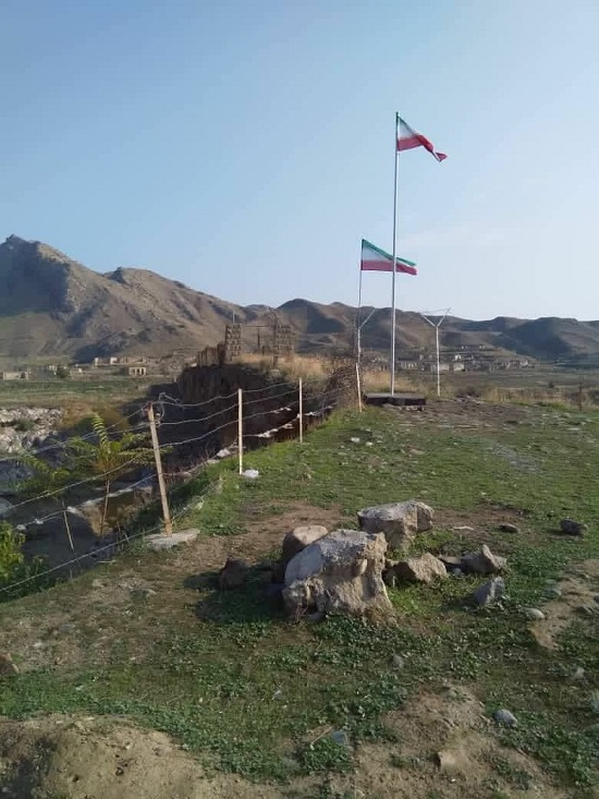 اهتزار پرچم ایران در منطقه حساس+عکس