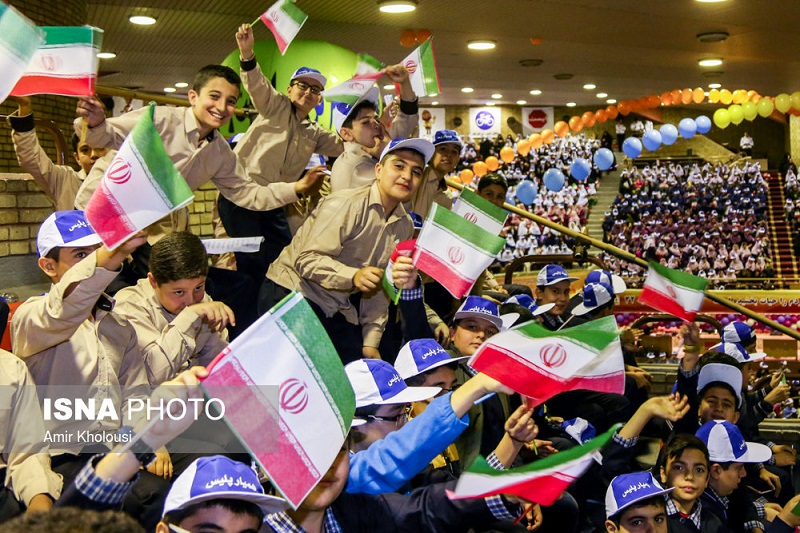 آغاز همایش ملی طلایه‌داران فرهنگ ترافیک/ حضور ۶ هزار دانش‌آموز همیار پلیس در ورزشگاه آزادی