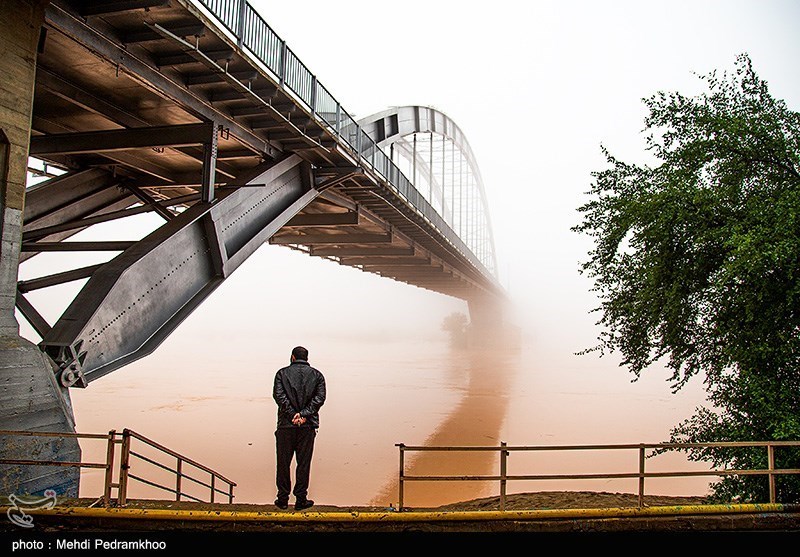 پل سفید اهواز در مه فرو رفت+عکس
