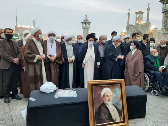 مراسم تشییع آیت الله یزدی در قم+عکس
