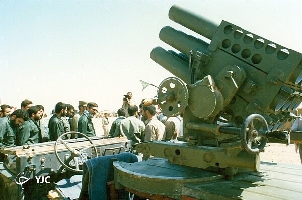 رهبر انقلاب با لباس نظامی+عکس