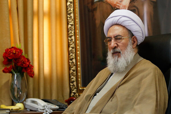 انسان در همه امور باید اهل اعتدال و میانه روی باشد