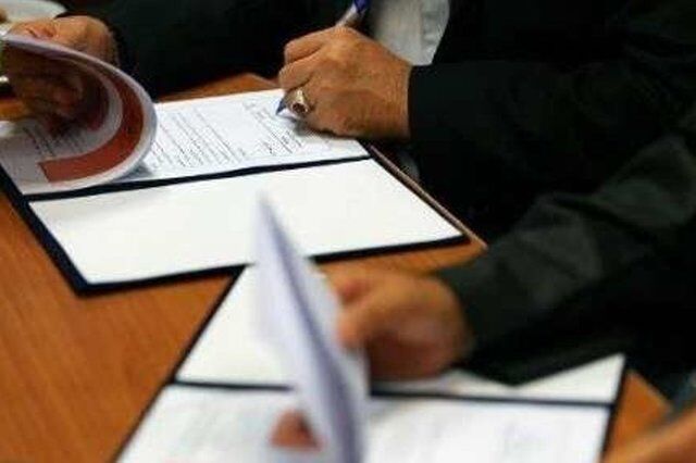 وزارت نفت و دانشگاه آزاد ٢ قرارداد همکاری امضا کردند