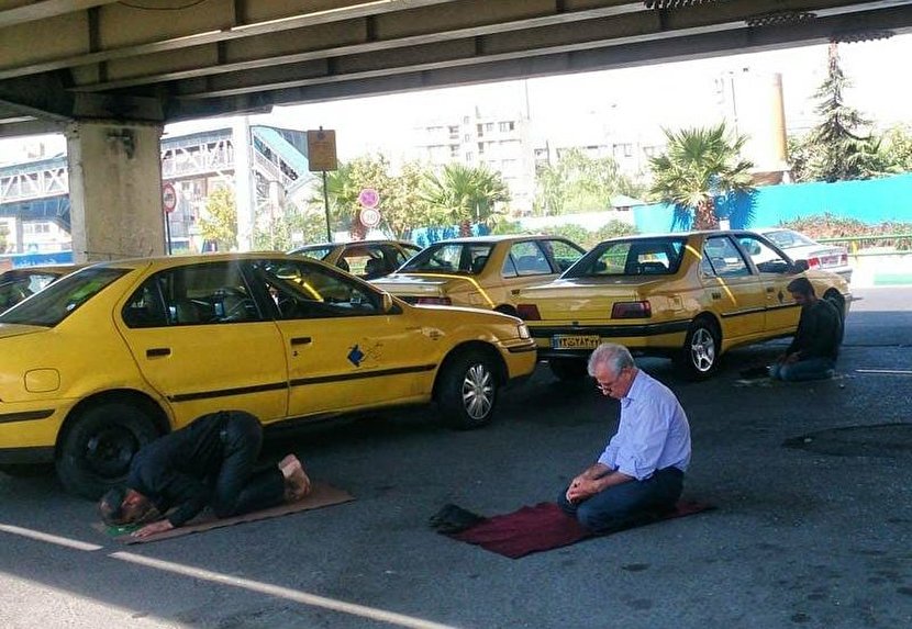 لحظه زیبا در کنار راننده تاکسی تهرانی+عکس