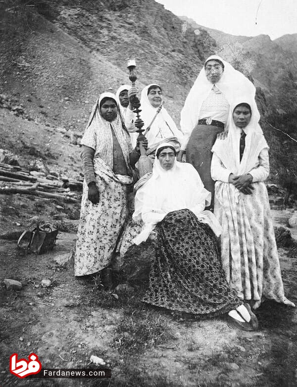 زنان قاجار با قلیان در کوه+عکس