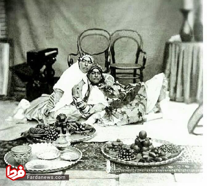 ژست خوابیده زنان قاجار در شب یلدا+عکس