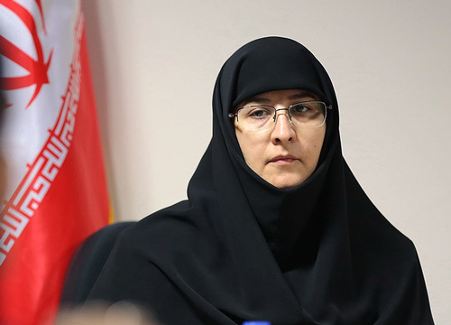 یکسان‌انگاری دنیای کودک با بزرگسالان، آسیب دنیای امروز است