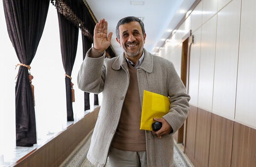 احمدی نژاد می‌خواهد افشاگری کند؟