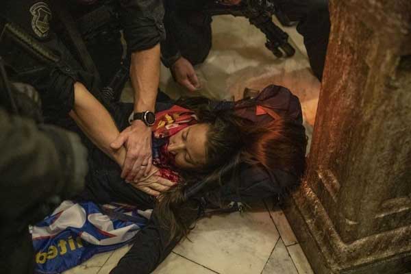 هویت زن کشته شده در کنگره آمریکا فاش شد+عکس