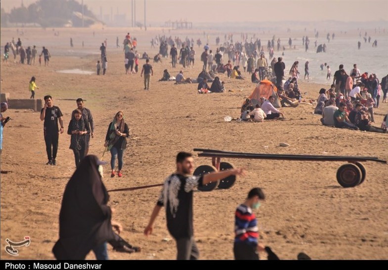 جمعیت شوکه کننده در ساحل بندرعباس+عکس