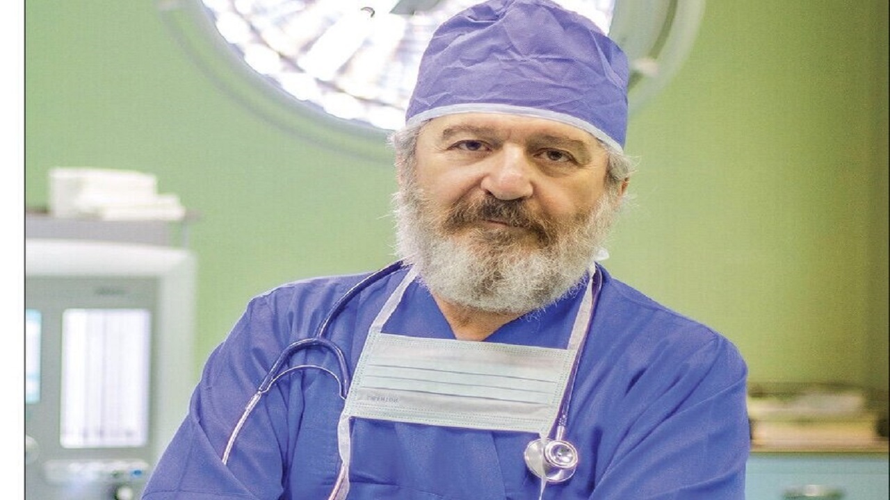 پزشک معروف ایرانی که موبایل ندارد+عکس