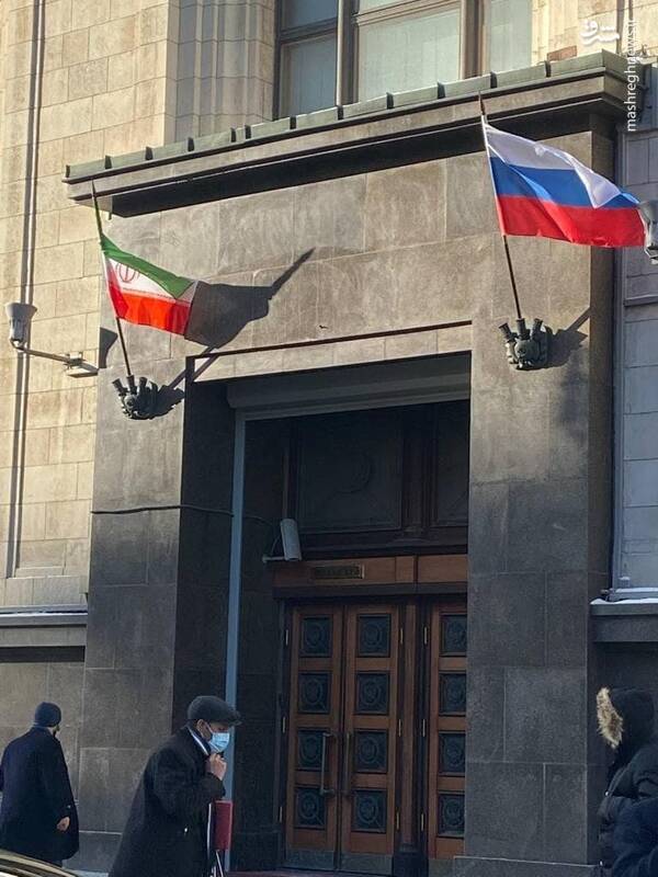 نصب پرچم ایران در مهم ترین مکان روسیه+عکس