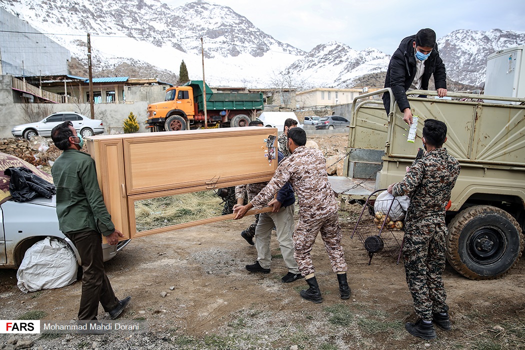 امدادرسانی نیروهای مسلح در سی سخت+عکس