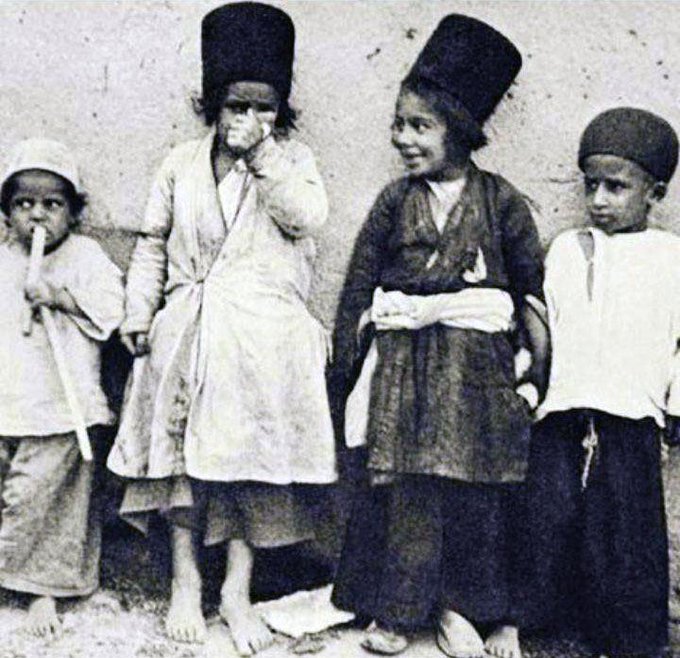 پوشش عجیب کودکان در زمان قاجار+عکس