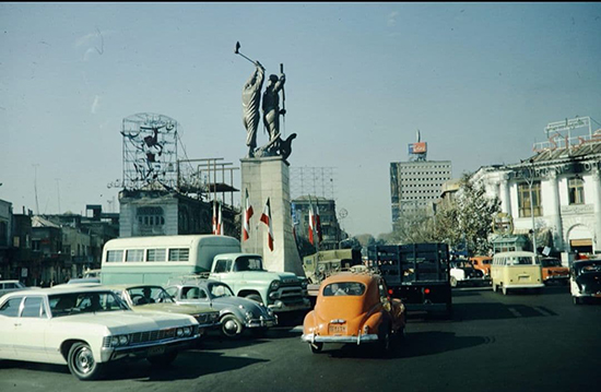 ترافیک چهارراه مخبرالدوله در دهه چهل+عکس