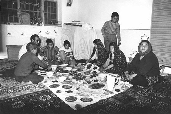 سفره خانواده سمنانی در دهه ۶۰+عکس