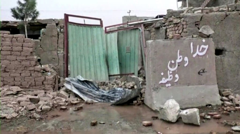 دست نوشته تکان دهنده مقابل خانه منفجر شده در هرات+عکس