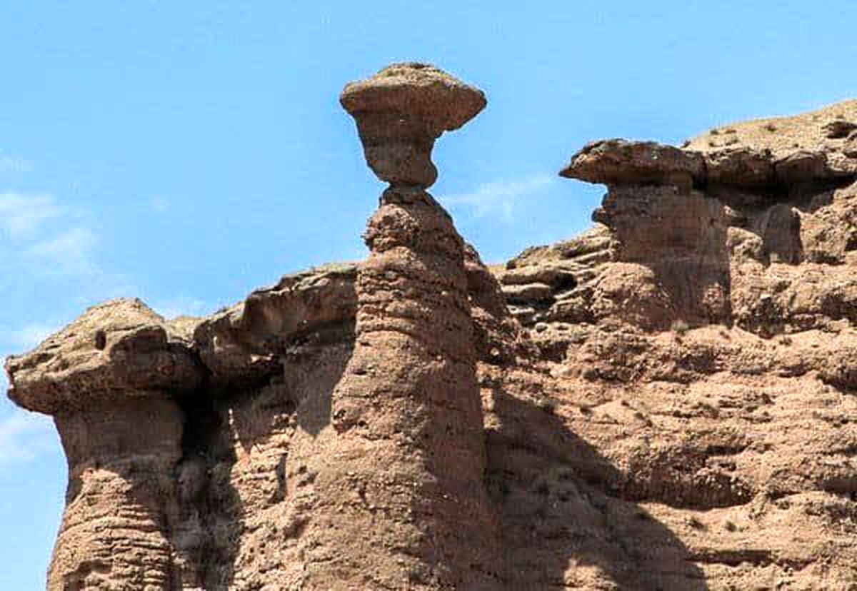 دیده شدن دودکش جن در ماهنشان+عکس