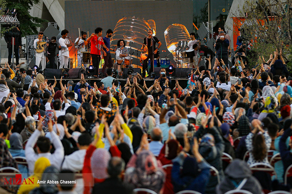جمعیت باورنکردنی در کنسرت نوروزی برج میلاد+عکس