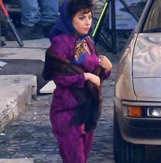تیپ دهه شصتی بازیگر زن خارجی سوژه ایرانی ها شد+عکس