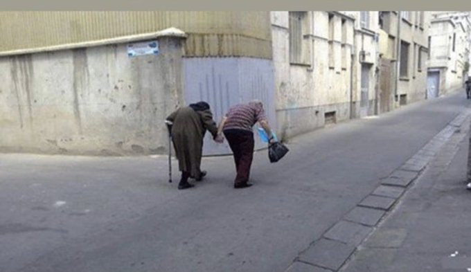 تصویر عاشقانه پیرمرد و پیرزن تهرانی که غوغا کرد+عکس