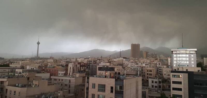 آسمان تهران سیاه شد+عکس