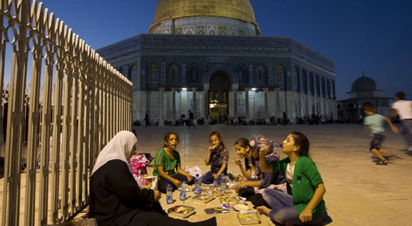 افطاری باصفا در قبه‌ الصخره+عکس