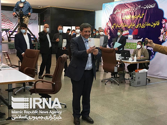 رئیس بانک مرکزی هم وارد عرصه انتخابات شد+عکس