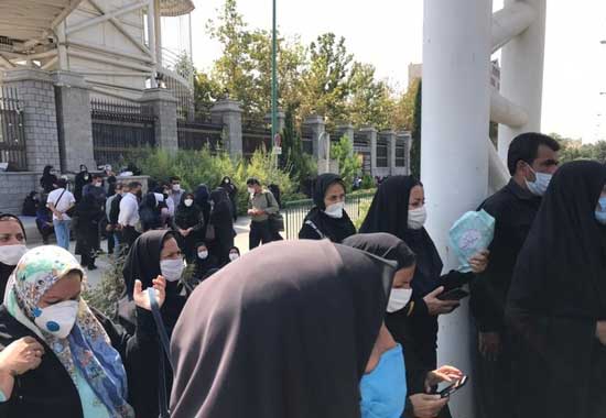 تجمع گروهی معلمان مقابل مجلس+عکس