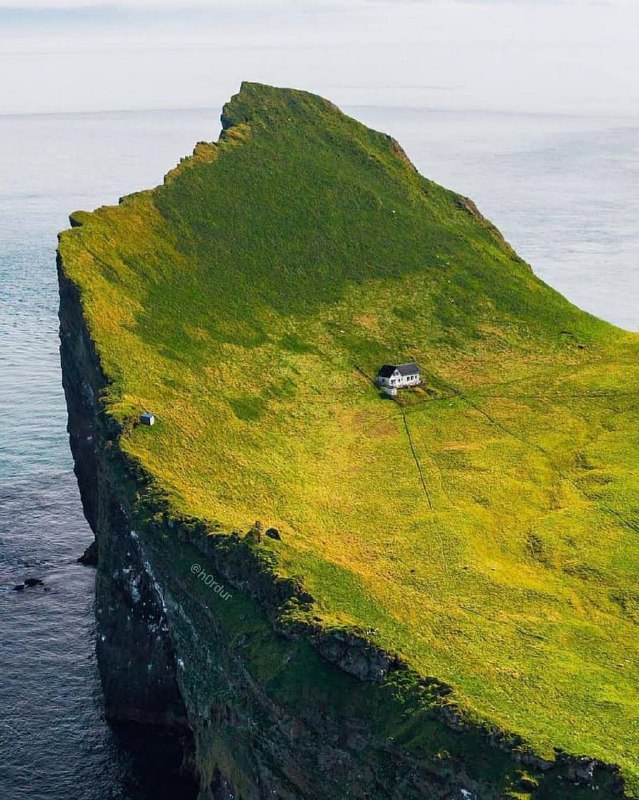 تنهاترین خانه دنیا در یک جزیره+عکس
