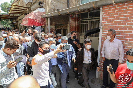 تهران گردی جدید احمدی نژاد پس از رد صلاحیت+عکس
