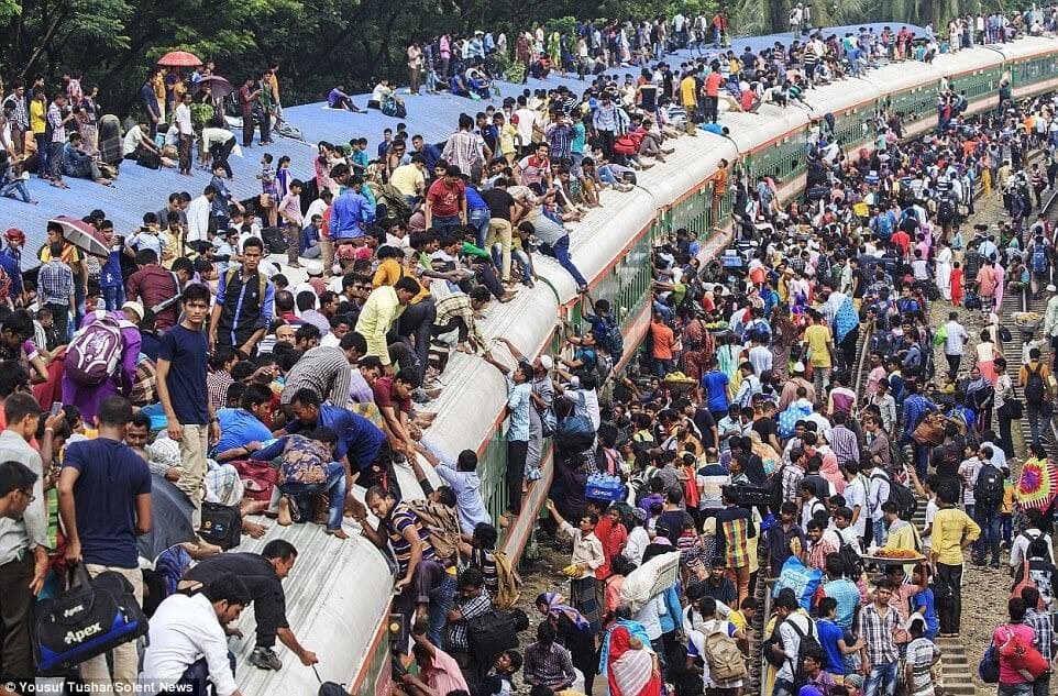 صحنه‌های ترسناک از قطارسواری در بنگلادش+عکس