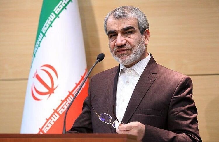 بحث توییتری کدخدایی و لاریجانی درباره رد صلاحیت +عکس