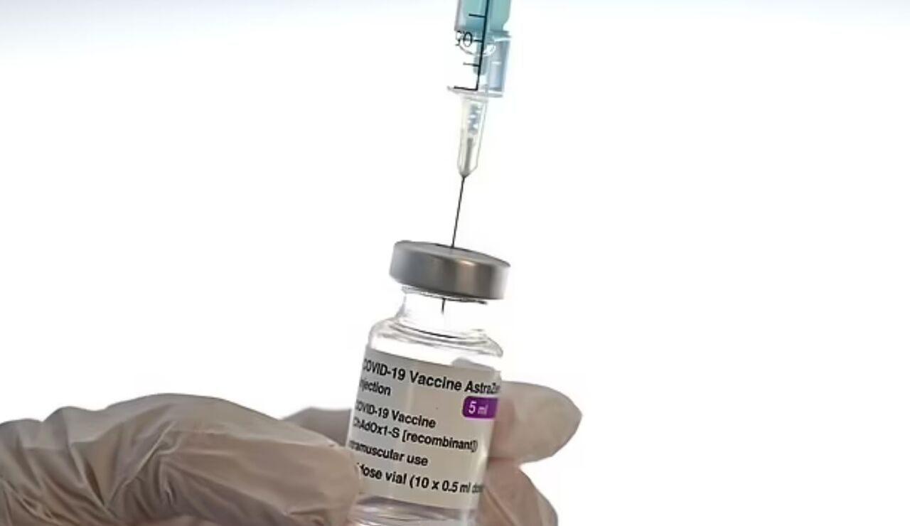 زنی پس از تزریق دوز دوم واکسن آسترازنکا صدای خود را از دست داد