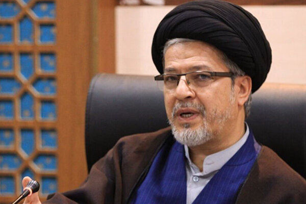 مدارک حوزوی باید از حالت معادل خارج شوند