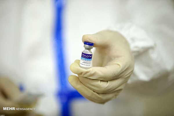 تصاویر غرورآفرین از دریافت واکسن ایرانی توسط رهبری+عکس