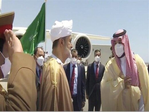 استقبال باشکوه بن سلمان از پادشاه عمان+عکس