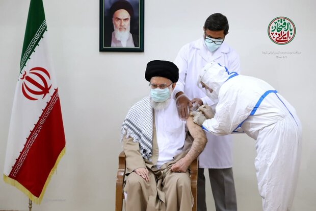 تزریق نوبت دوم واکسن ایرانی به رهبر انقلاب+عکس