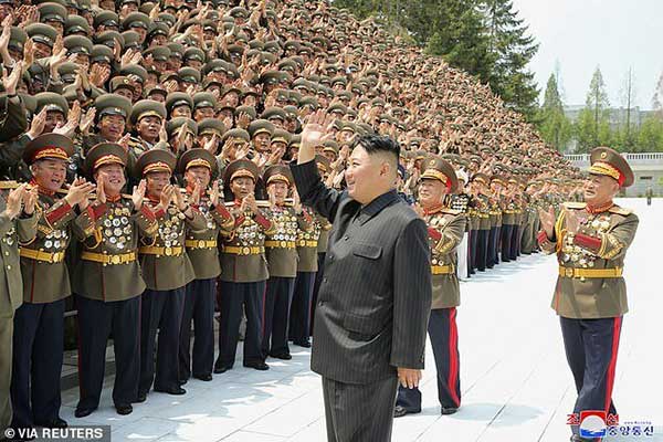 رهبر کره شمالی باز هم آب رفت+عکس