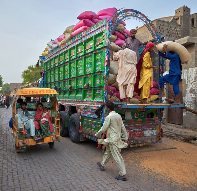 کارگران پاکستانی مشغول کار+عکس