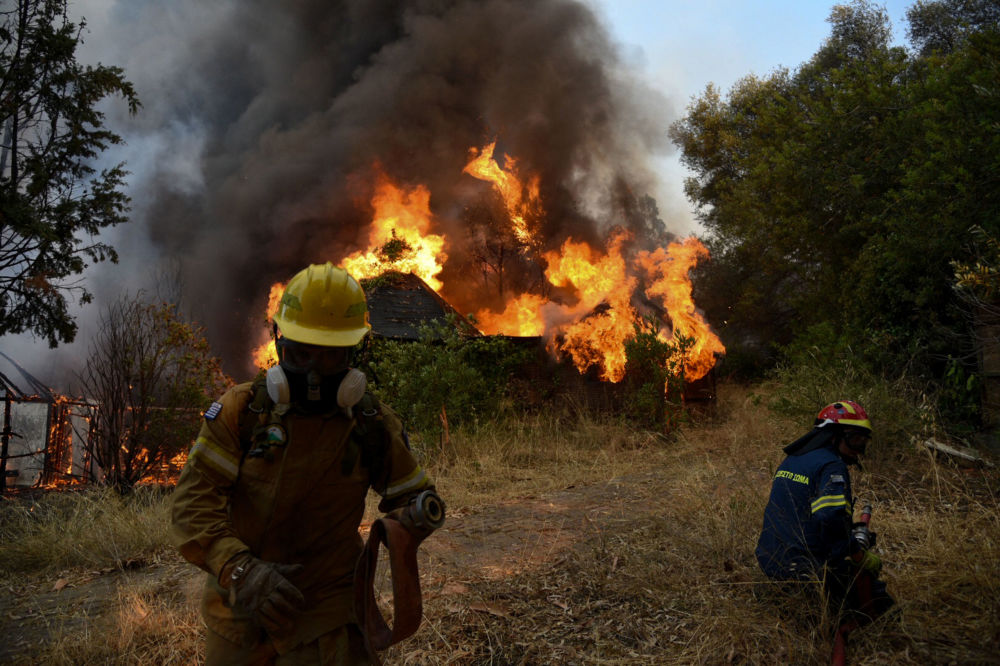 یونان هم در کام آتش فرو رفت+عکس